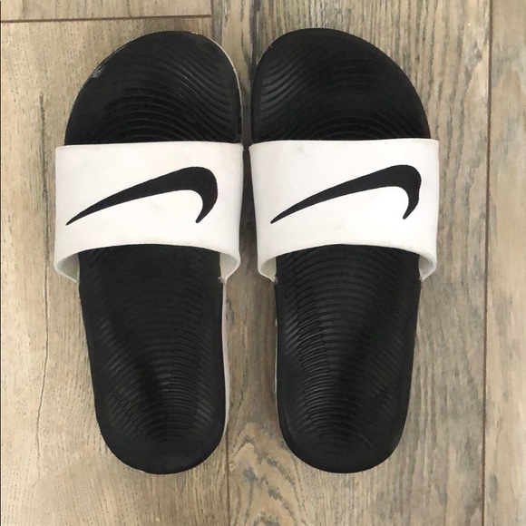 Nike flip flops